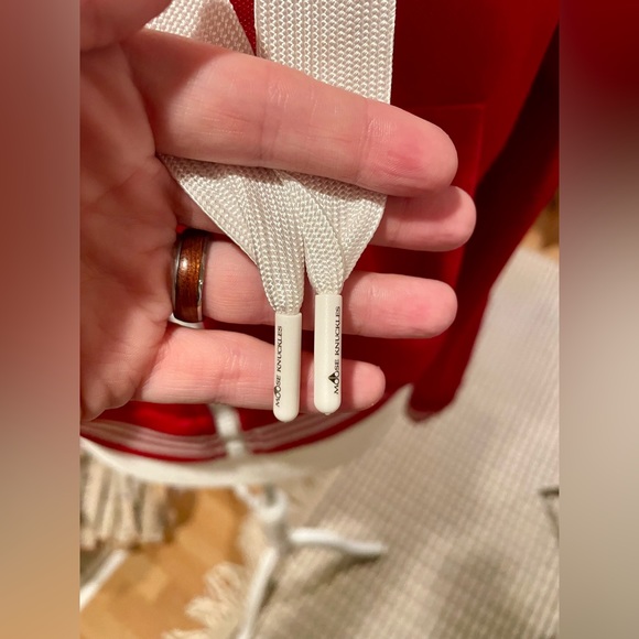 Moose Knuckles Women’s Red Size Large Jarry Hoody - Picture 5 of 13